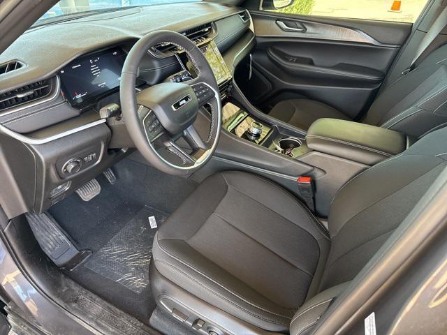 new 2025 Jeep Grand Cherokee L car, priced at $33,975