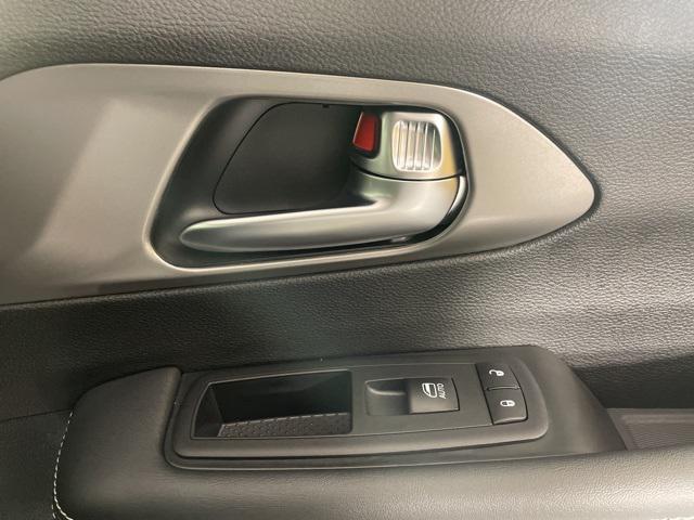 new 2025 Chrysler Pacifica car, priced at $34,215
