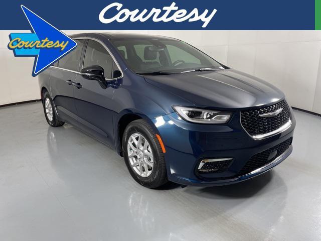 new 2025 Chrysler Pacifica car, priced at $40,900