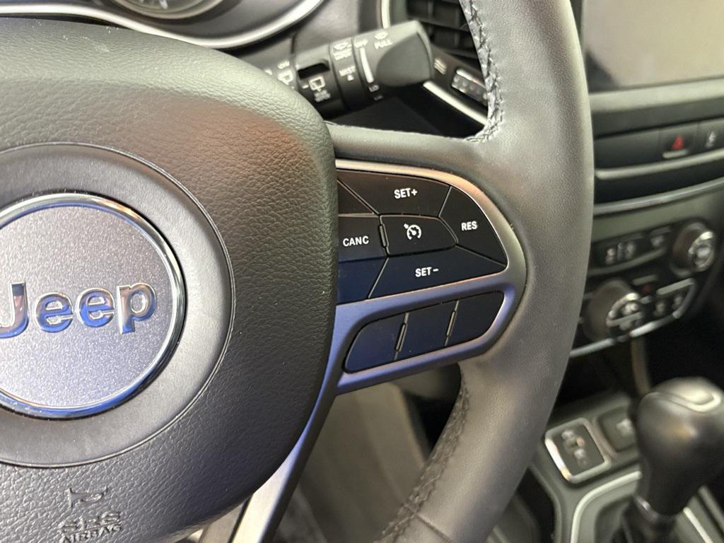 used 2022 Jeep Cherokee car, priced at $19,900