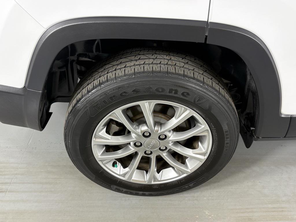 used 2022 Jeep Cherokee car, priced at $19,900