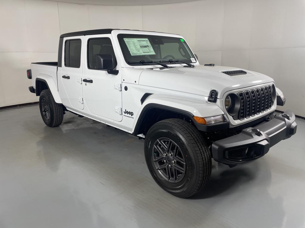 new 2025 Jeep Gladiator car, priced at $42,900