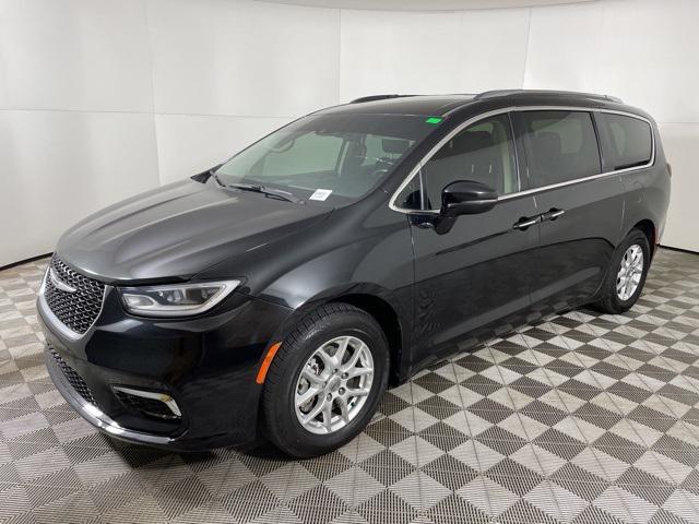 used 2021 Chrysler Pacifica car, priced at $17,500