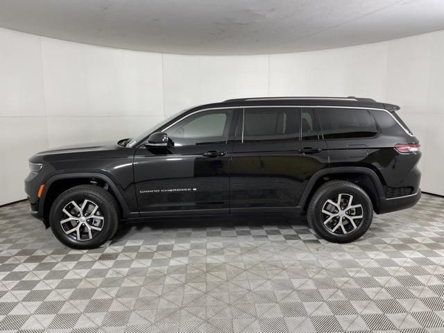 new 2024 Jeep Grand Cherokee L car, priced at $59,285