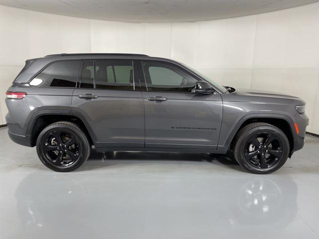 used 2022 Jeep Grand Cherokee car, priced at $28,300