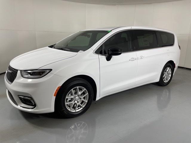 new 2026 Chrysler Pacifica car, priced at $34,655