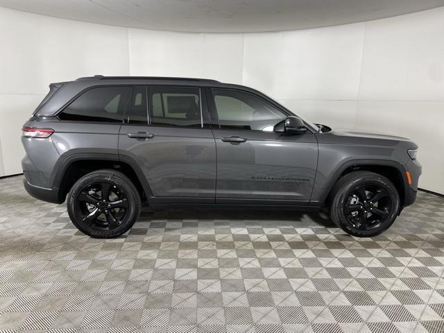 new 2025 Jeep Grand Cherokee car, priced at $44,170