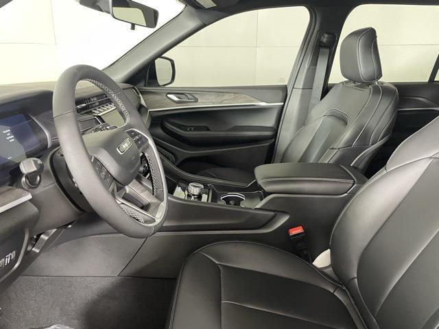 new 2025 Jeep Grand Cherokee car, priced at $42,900