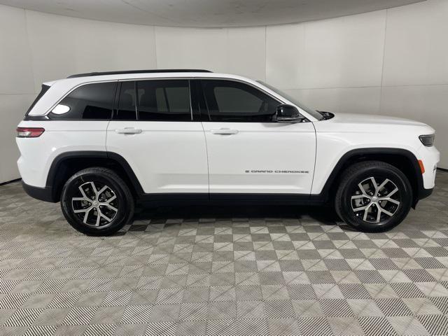 new 2025 Jeep Grand Cherokee car, priced at $42,900
