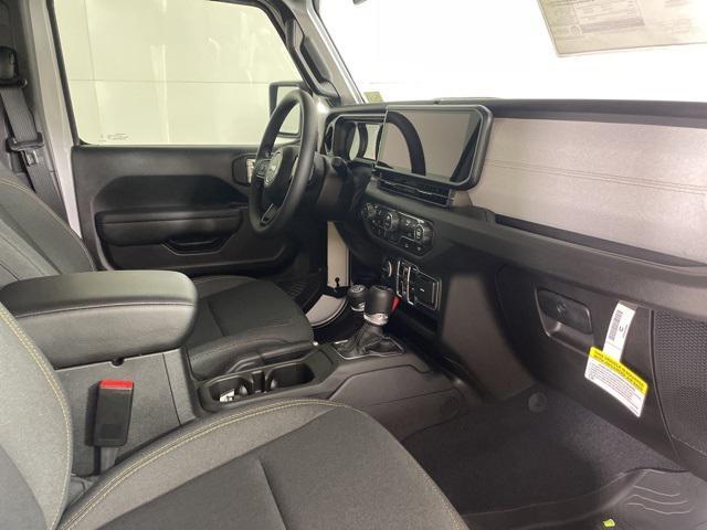 new 2025 Jeep Gladiator car, priced at $36,900