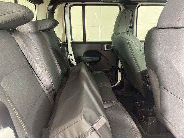 new 2025 Jeep Gladiator car, priced at $36,900