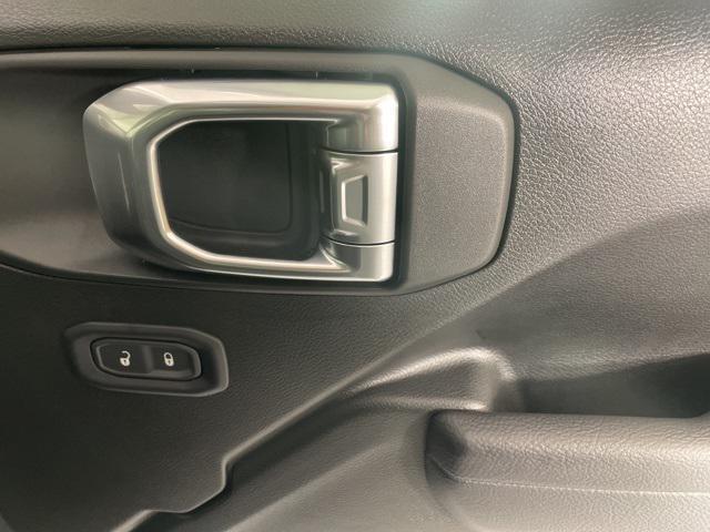 new 2025 Jeep Gladiator car, priced at $36,900