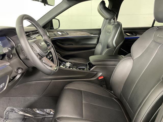 new 2025 Jeep Grand Cherokee car, priced at $57,900