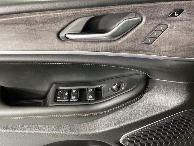 new 2025 Jeep Grand Cherokee car, priced at $57,900