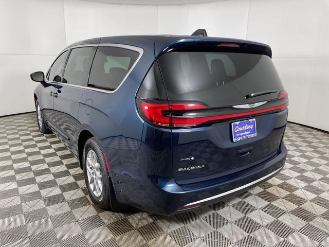 new 2025 Chrysler Pacifica car