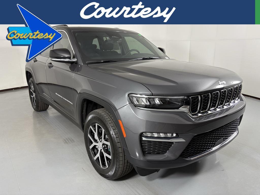 new 2025 Jeep Grand Cherokee car, priced at $42,900