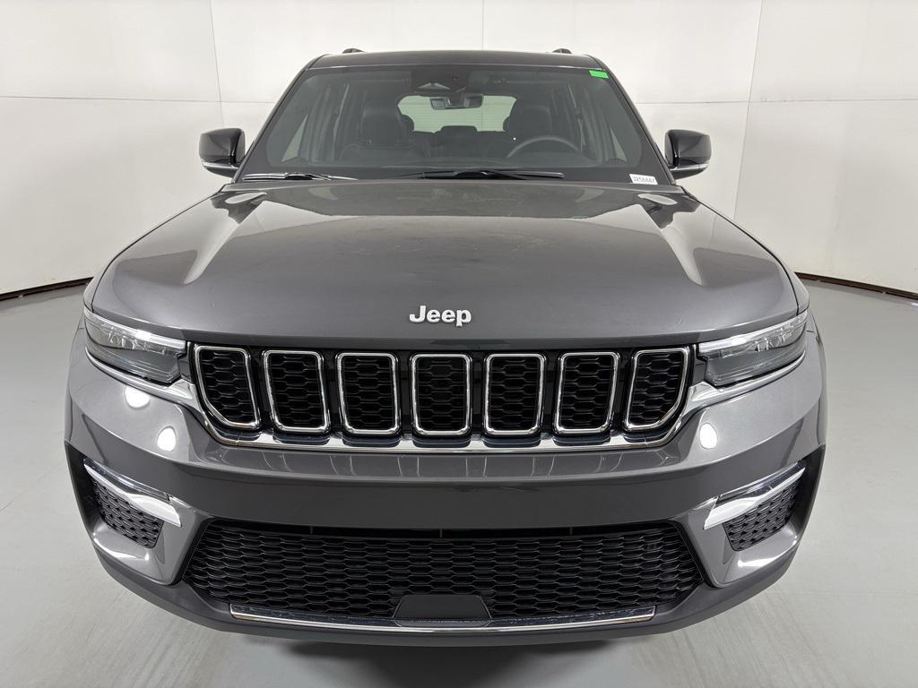 new 2025 Jeep Grand Cherokee car, priced at $42,900