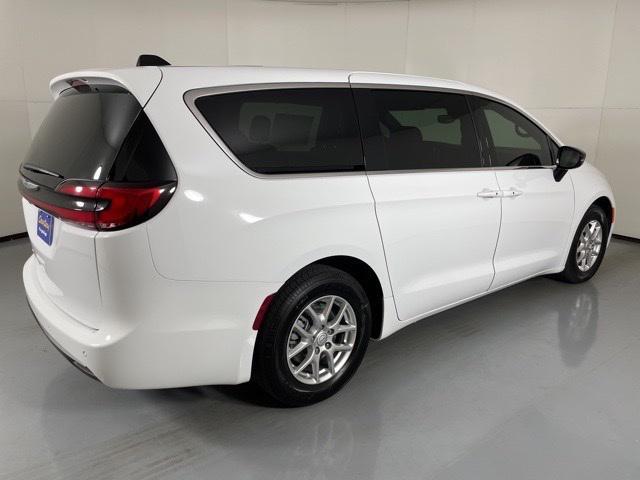 new 2026 Chrysler Pacifica car, priced at $34,655