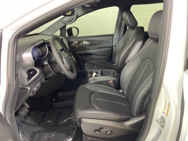 new 2026 Chrysler Pacifica car, priced at $34,655