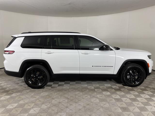 new 2025 Jeep Grand Cherokee L car, priced at $45,001