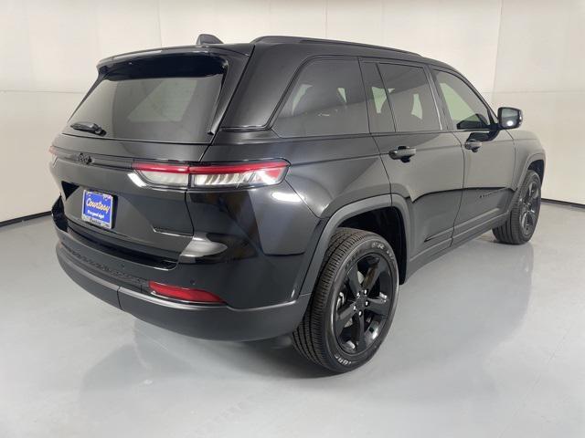 new 2025 Jeep Grand Cherokee car, priced at $38,870