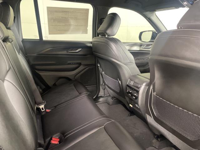 new 2025 Jeep Grand Cherokee car, priced at $38,870