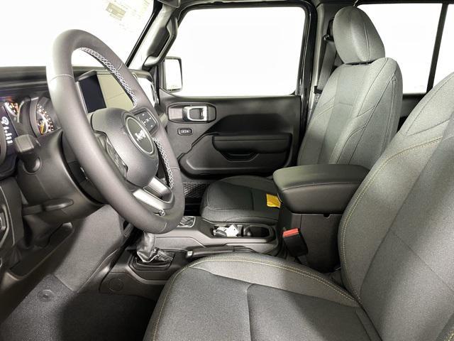 new 2025 Jeep Gladiator car, priced at $42,900