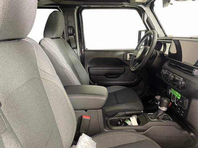 new 2025 Jeep Gladiator car, priced at $42,900