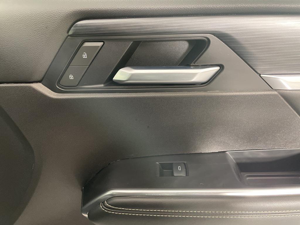 used 2025 GMC Acadia car, priced at $32,300