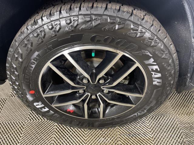 used 2020 Jeep Grand Cherokee car, priced at $29,900