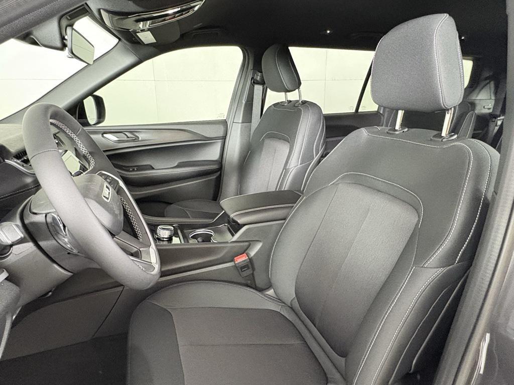 new 2025 Jeep Grand Cherokee L car, priced at $38,900