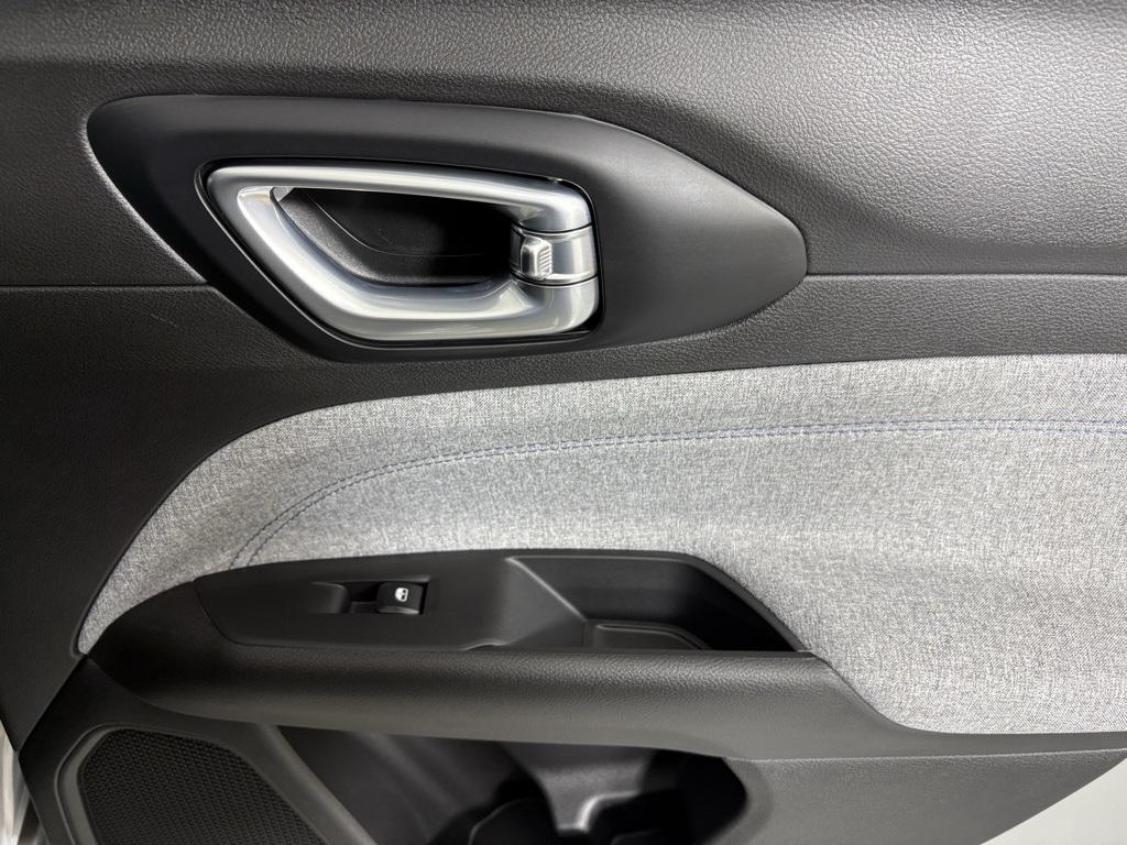 new 2026 Jeep Compass car, priced at $28,900