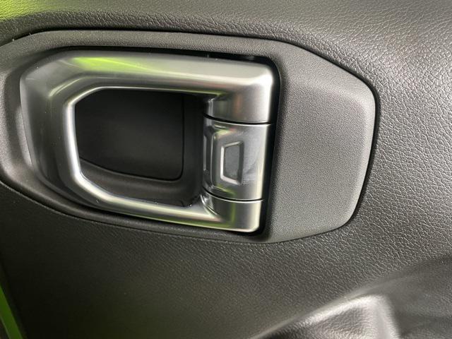 new 2025 Jeep Wrangler car, priced at $53,985