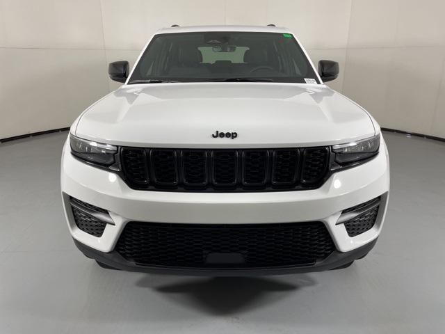 new 2025 Jeep Grand Cherokee car, priced at $39,900