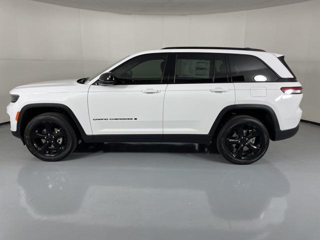 new 2025 Jeep Grand Cherokee car, priced at $39,900