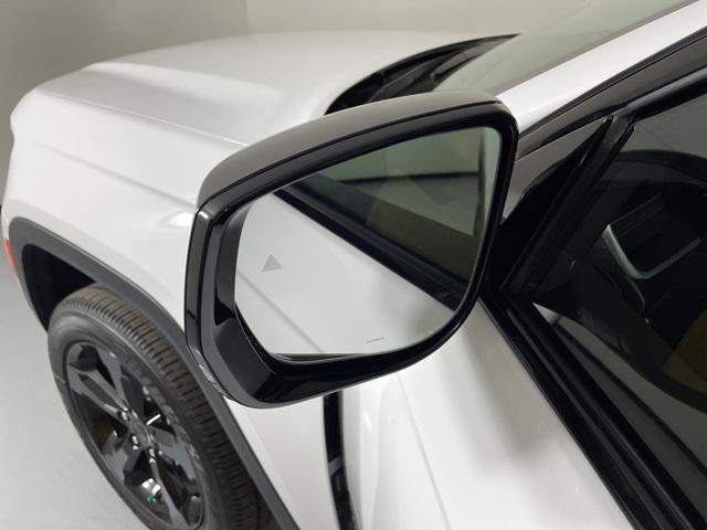 new 2025 Jeep Grand Cherokee car, priced at $39,900
