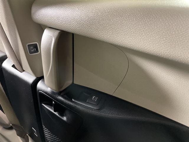 used 2022 Chrysler Pacifica Hybrid car, priced at $27,000