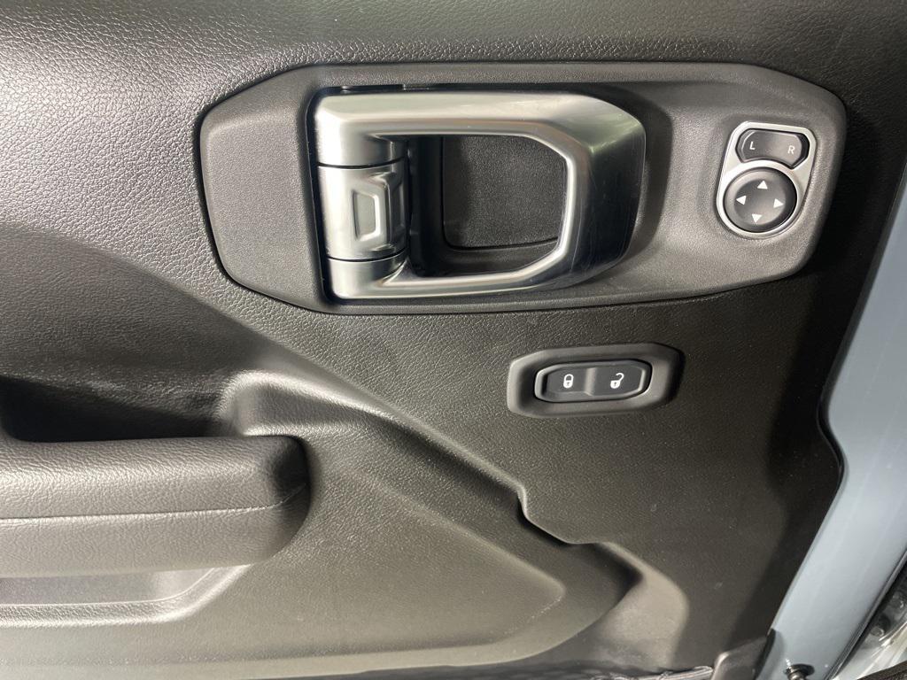 new 2025 Jeep Wrangler car, priced at $43,900