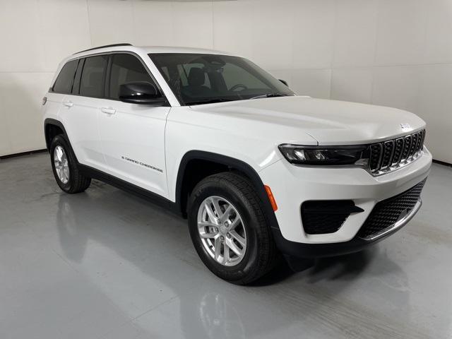 new 2025 Jeep Grand Cherokee car, priced at $33,900