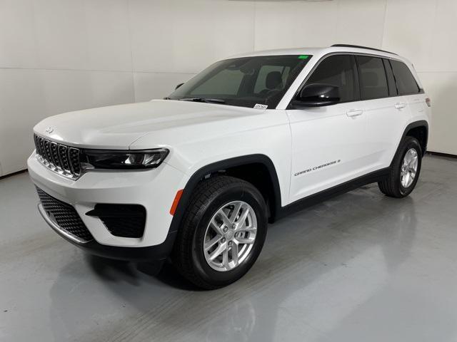 new 2025 Jeep Grand Cherokee car, priced at $33,900