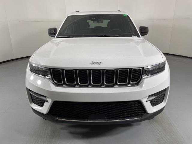 new 2025 Jeep Grand Cherokee car, priced at $33,900