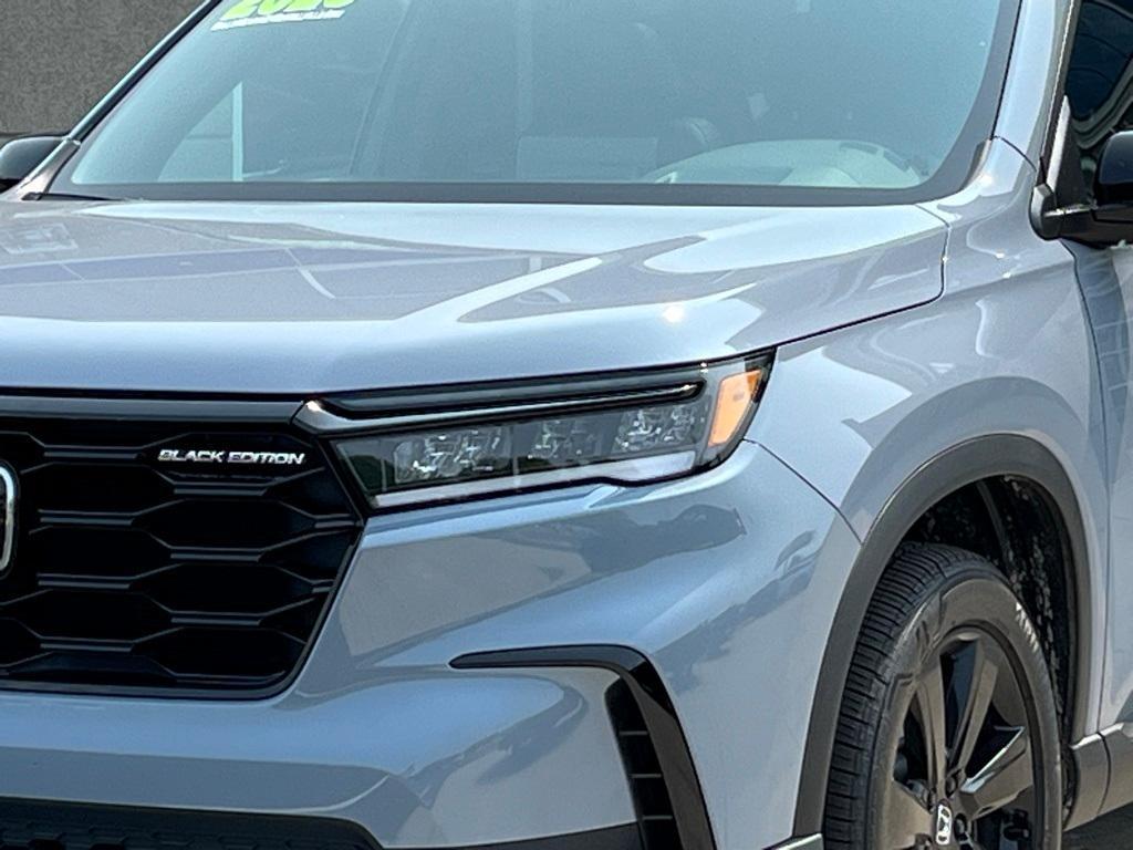 used 2025 Honda Pilot car, priced at $53,114