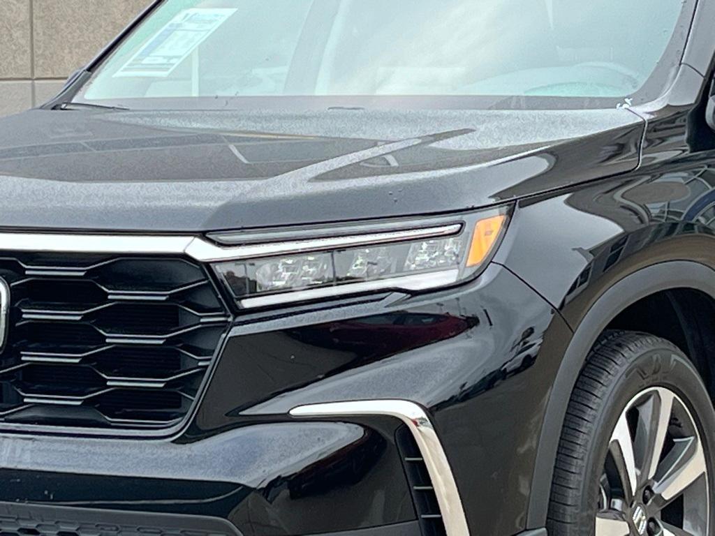 used 2023 Honda Pilot car, priced at $43,920