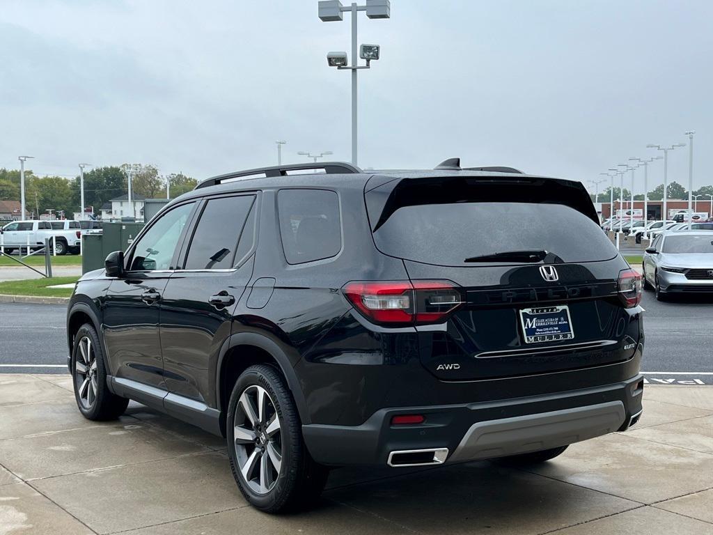 used 2023 Honda Pilot car, priced at $43,920
