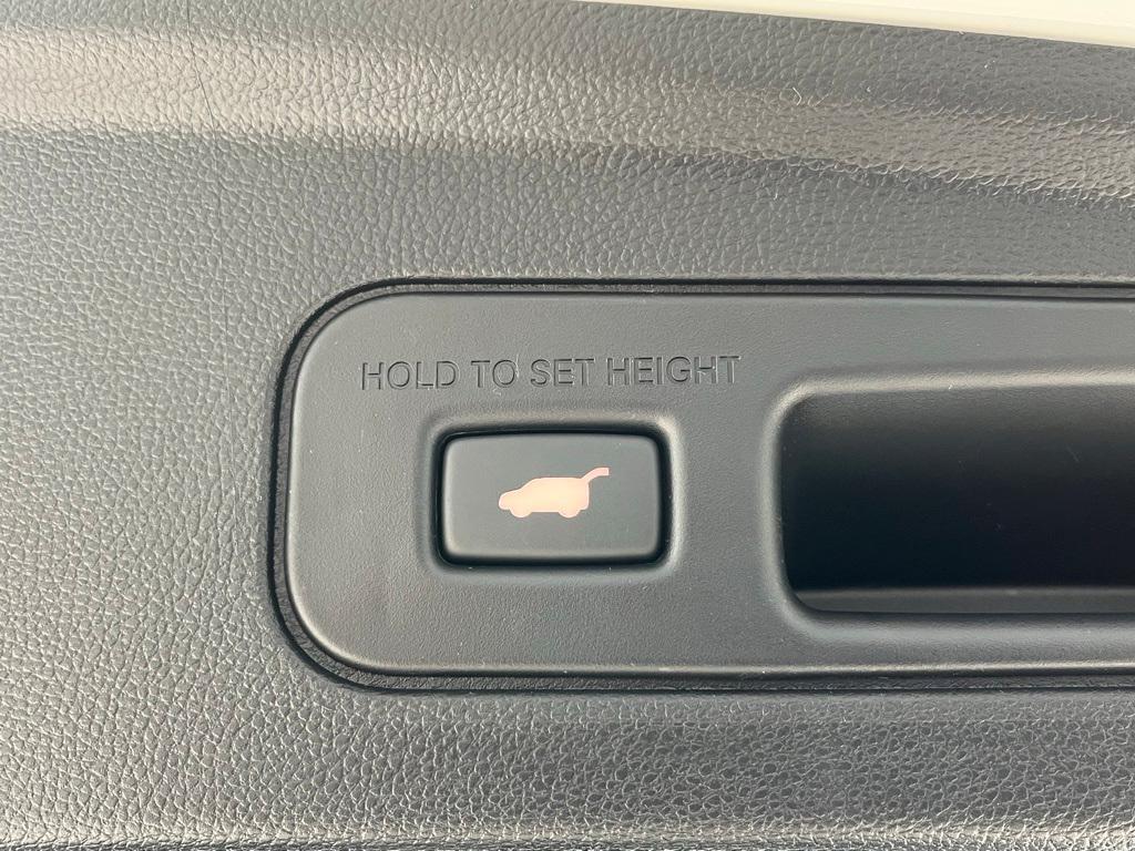new 2025 Acura MDX car, priced at $64,105