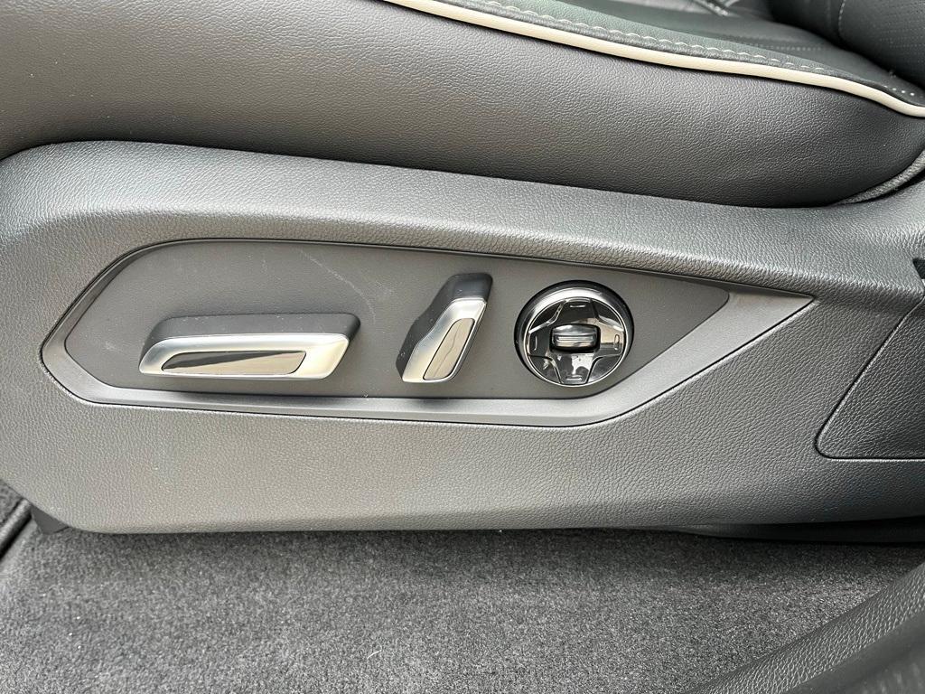 new 2025 Acura MDX car, priced at $64,105