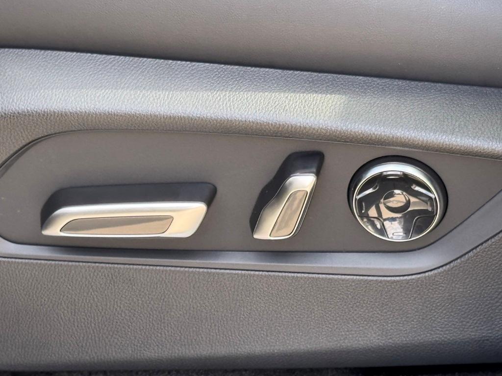 new 2025 Acura RDX car, priced at $49,250