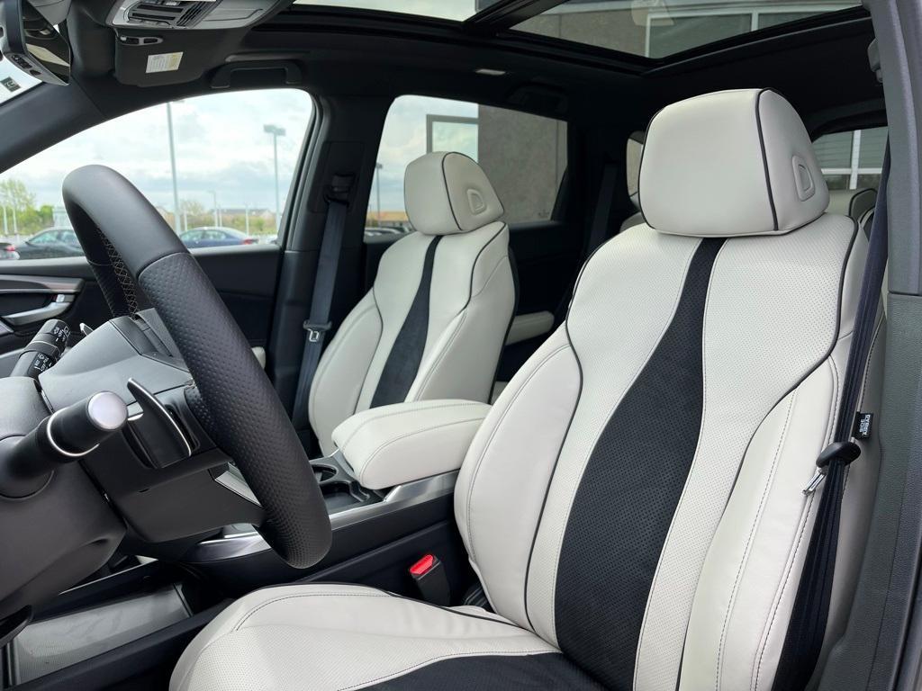 new 2025 Acura RDX car, priced at $52,250