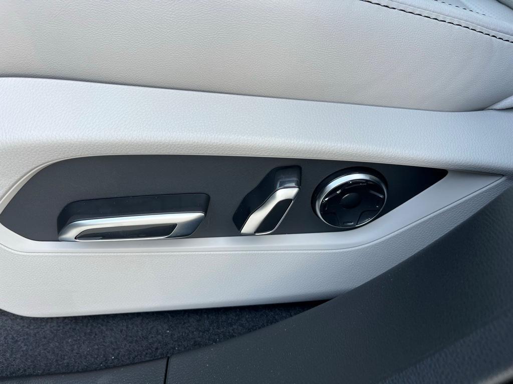 new 2025 Acura RDX car, priced at $48,650