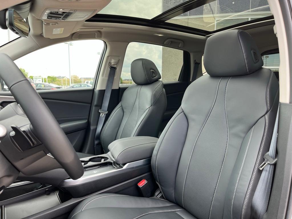 new 2025 Acura RDX car, priced at $48,650
